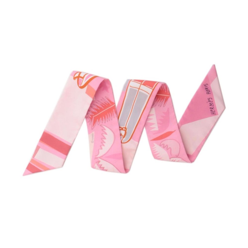 ✧ Hermès silk twill scarf